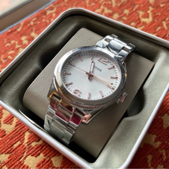 NIB - Fossil Perfect Boyfriend Watch - Picture 4 of 11